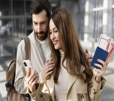 medium-shot-couple-looking-phone (2) medium-shot-couple-looking-phone (2)